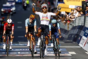 Narváez storms to Giro d